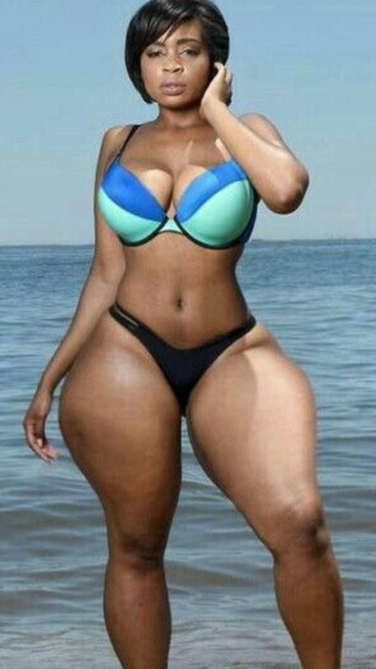 Франси Маупин бикини