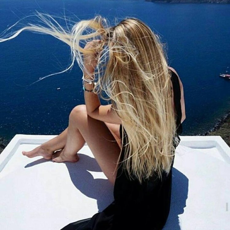 Блондинка со спины в Астрахани