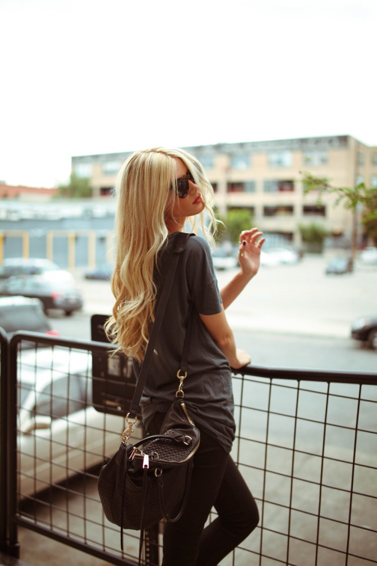 Блондинка со спины