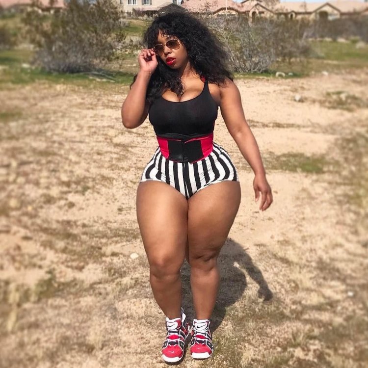 Виктория Абрахам Биг асс ббв