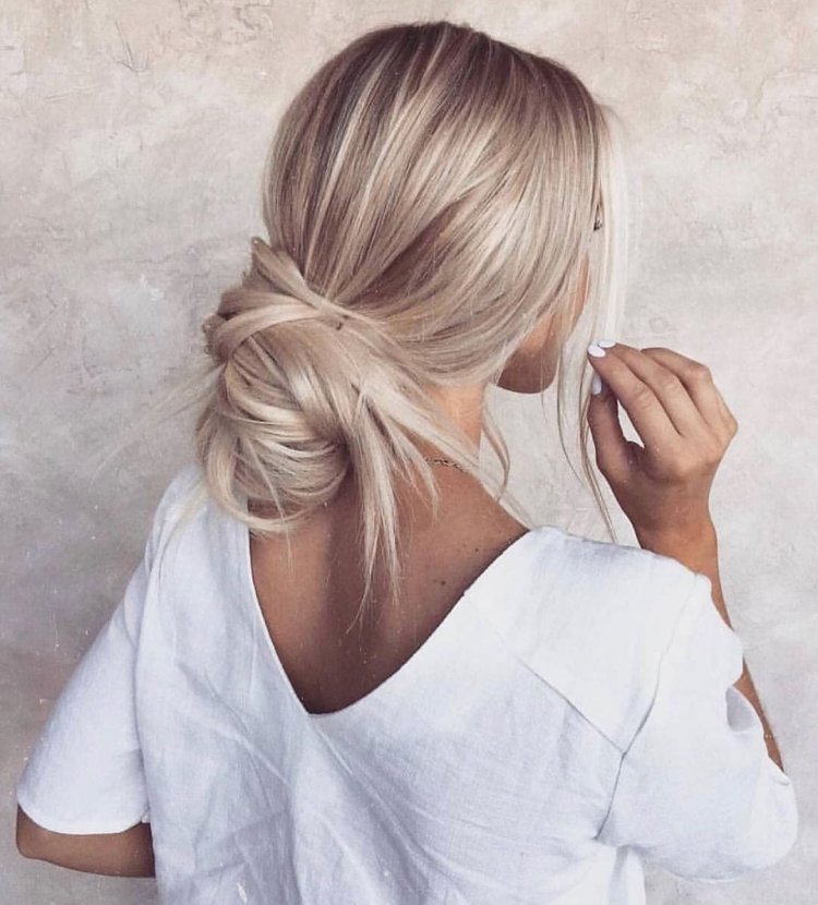 Прически на длинные светлые волосы