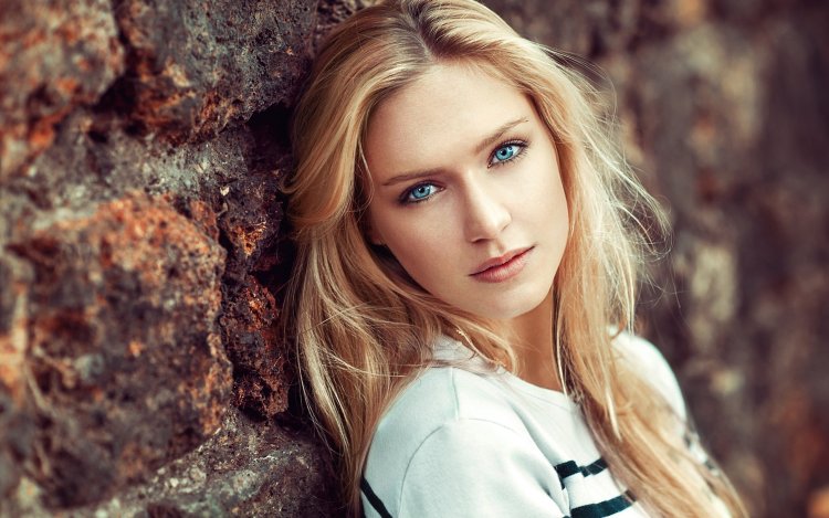 Ева Микульски