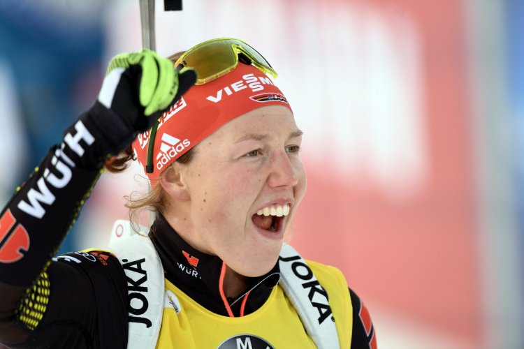 Рыжая немецкая биатлонистка