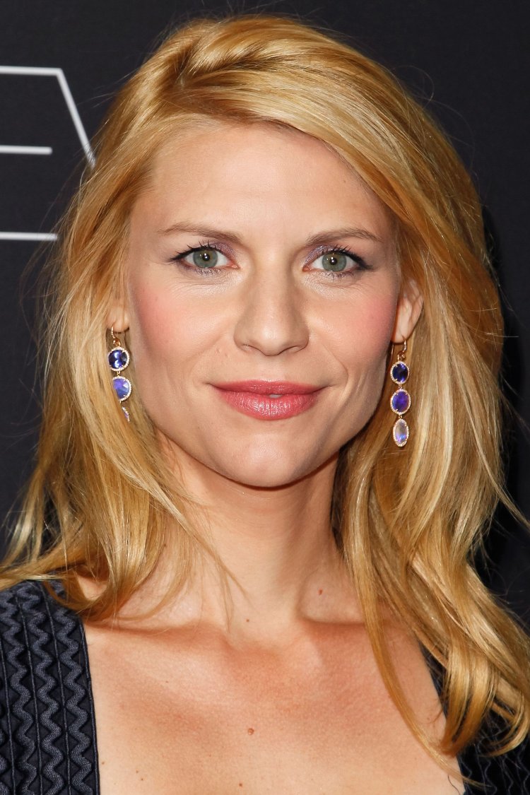 Клэр Дэйнс короткие волосы