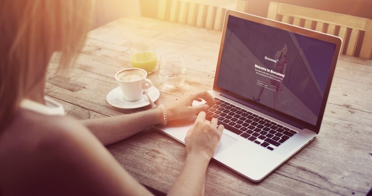 Ноутбук спиной