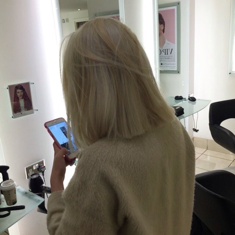 Красивые блондинки с каре без лица