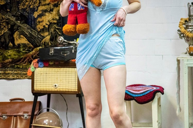 Пухлые женщины в панталонах