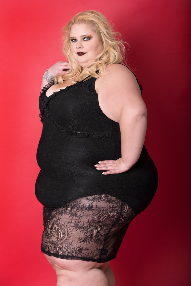 Толстые блондинки в купальниках