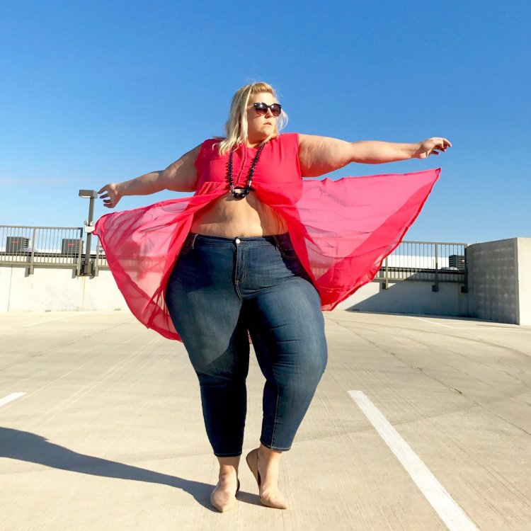 Лейси Кэрролл