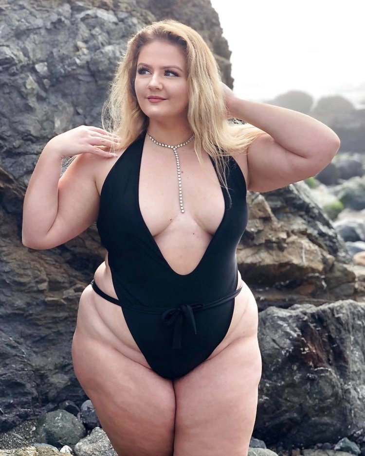 Комедии с актрисой Ребел Уилсон