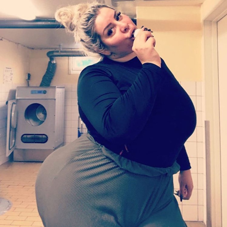 Раскармливание Моника