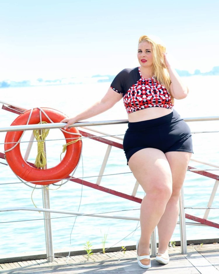 Толстая ведьма