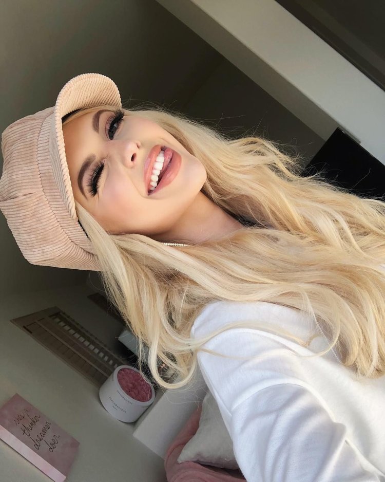 Anna Nystrom модель