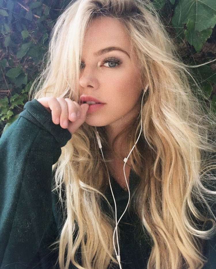 Алена Шишкова блонд