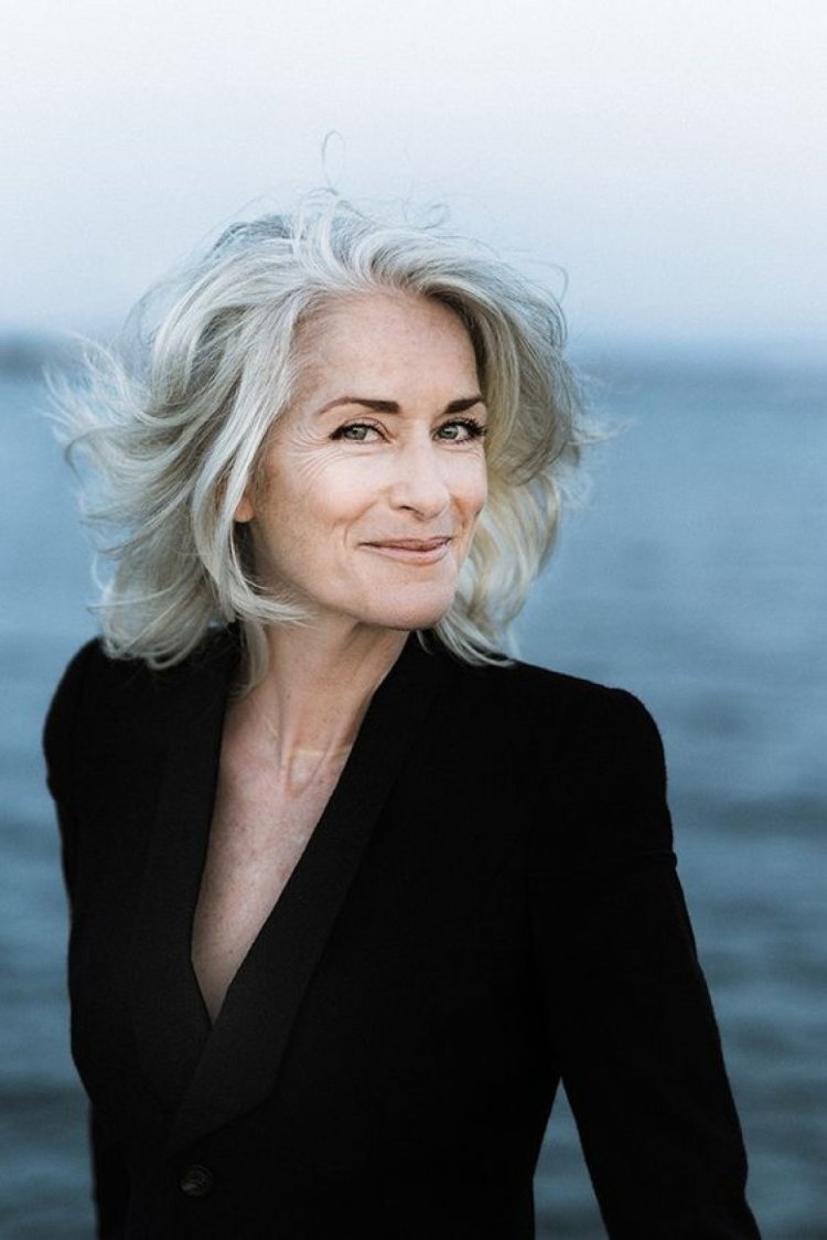 Красивая Седина у женщин