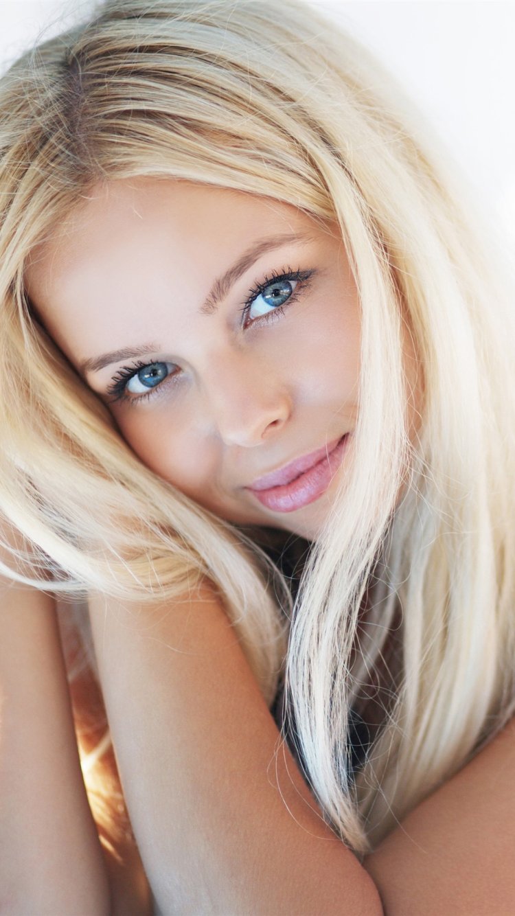 Красивые  блондинки