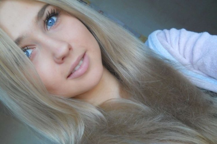 Девушка 25 лет блондинка