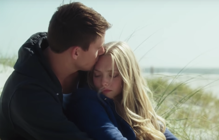 Парень брюнет и девушка блондинка