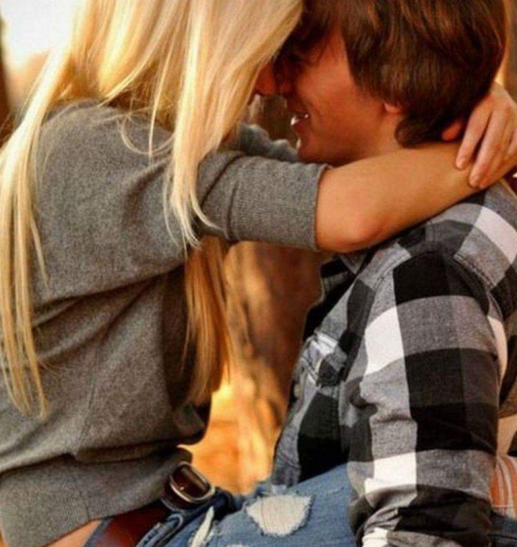 Пары со светлыми волосами