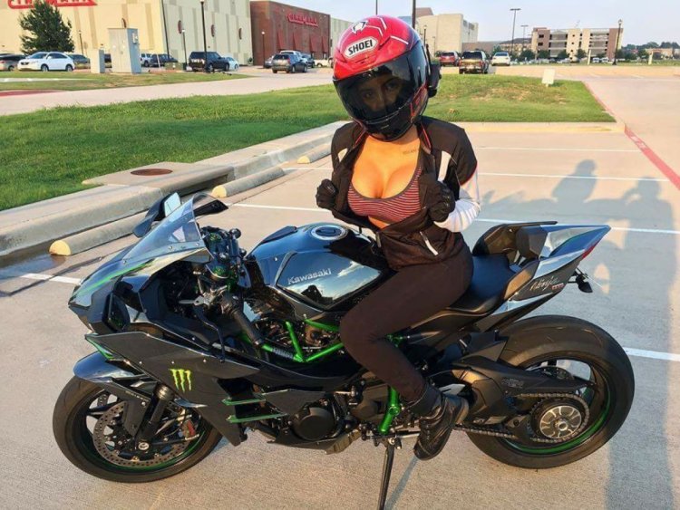 Kawasaki Ninja h2r и девушки