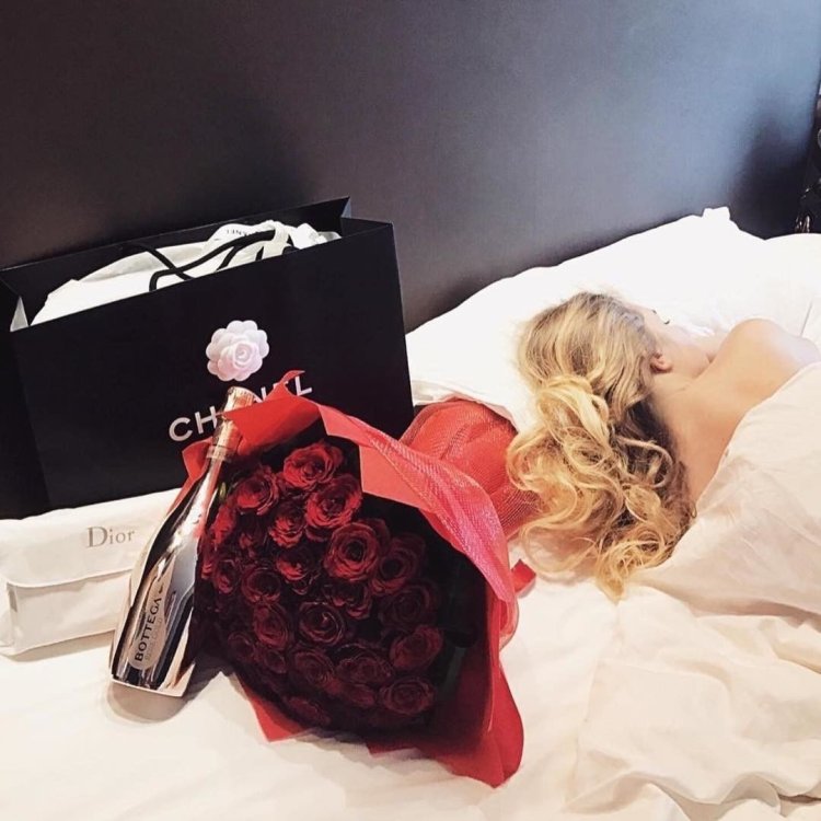 Дорогой подарок девушке