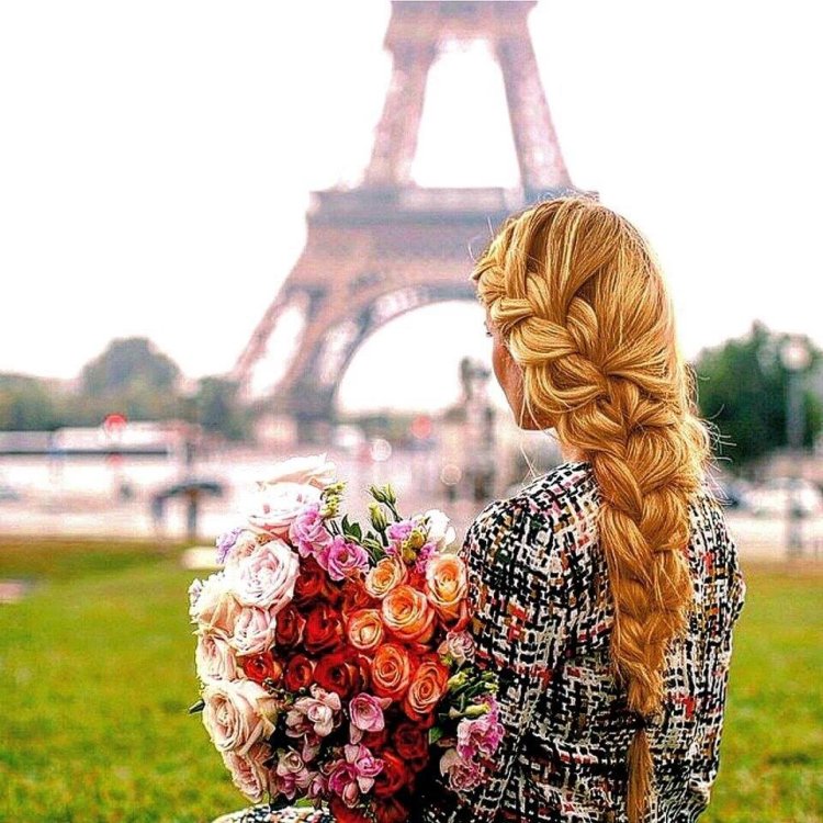 Девушка со спины