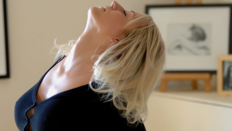 Миро Хоффман блондинка ну