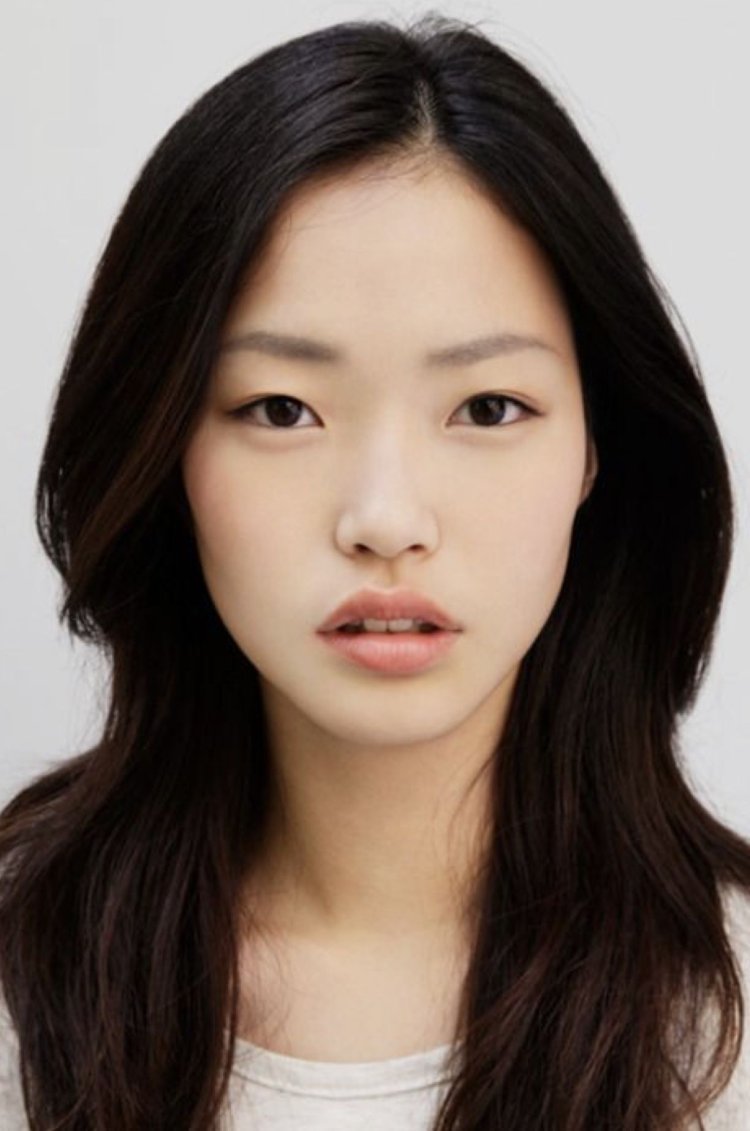 Люди азиатской внешности