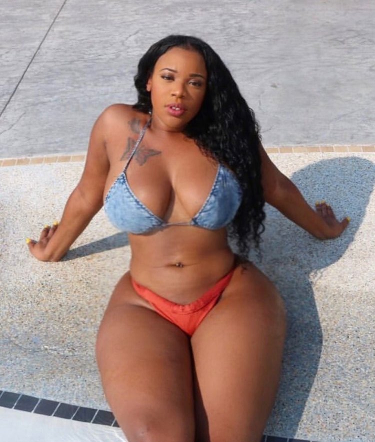 Эбони Кристал Адамс