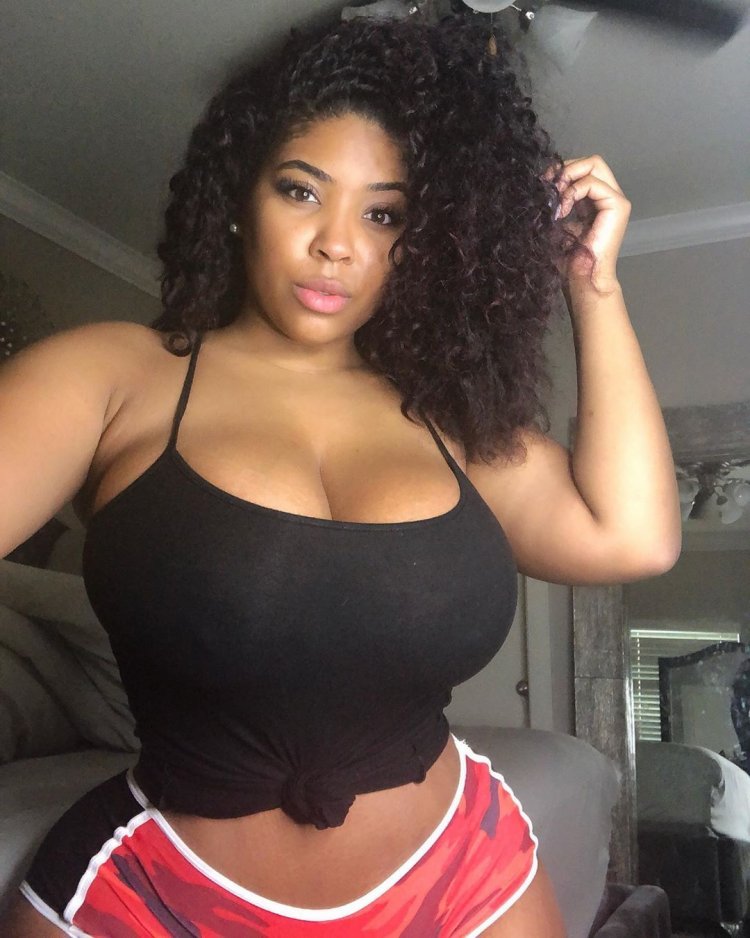 Толстые негритянки в лосинах