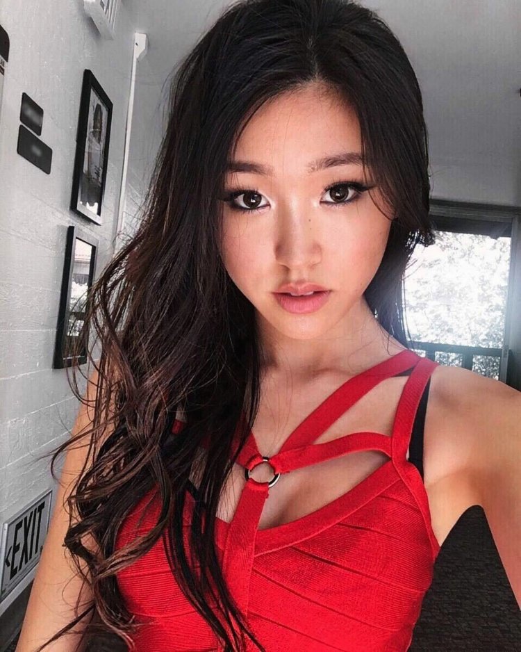 Азиатские красотки селфи