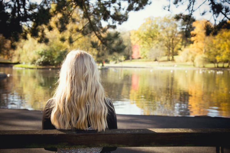 Блондинка со спины