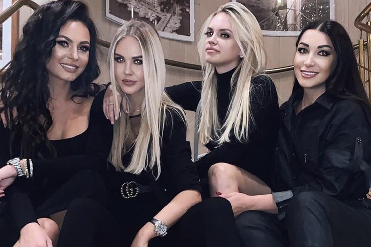 Одинаковые жены футболистов