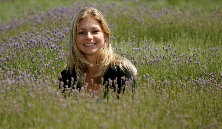 Красивые женщины на природе