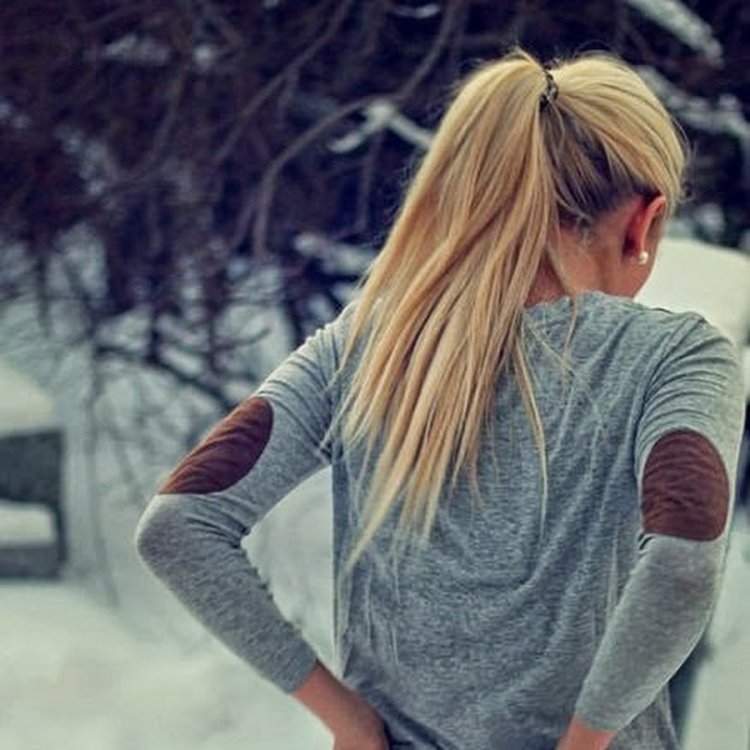 Джемпер с заплатками на локтях