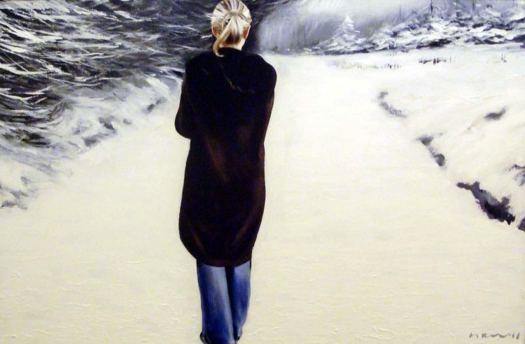 Девушка блондинка со спины зимой