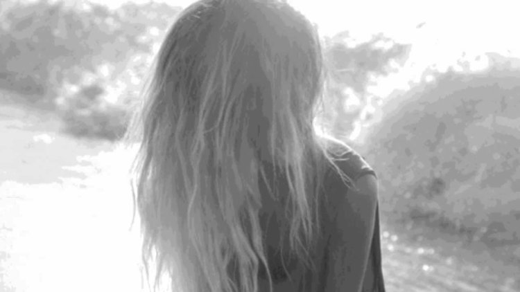 Блондин со спины