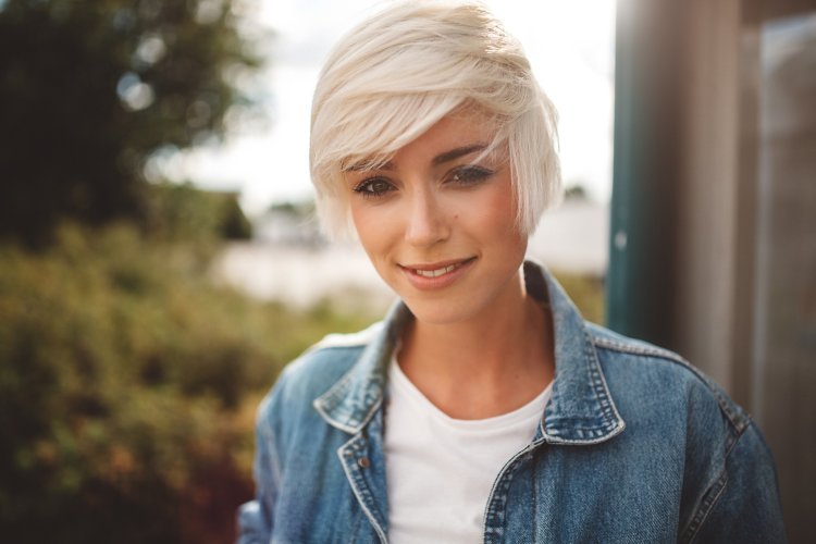 Юлия Костюшкина стрижка Пикси