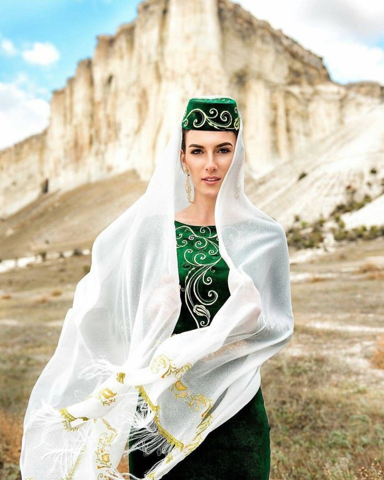 Бенуа Крымская татарка