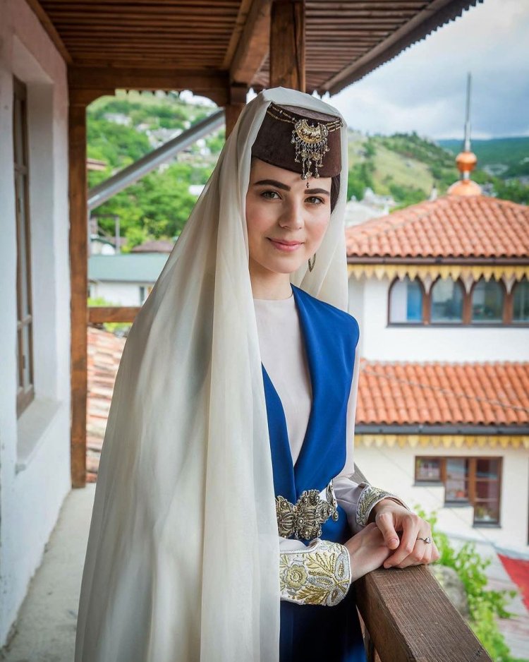 Азиза Крымская татарка