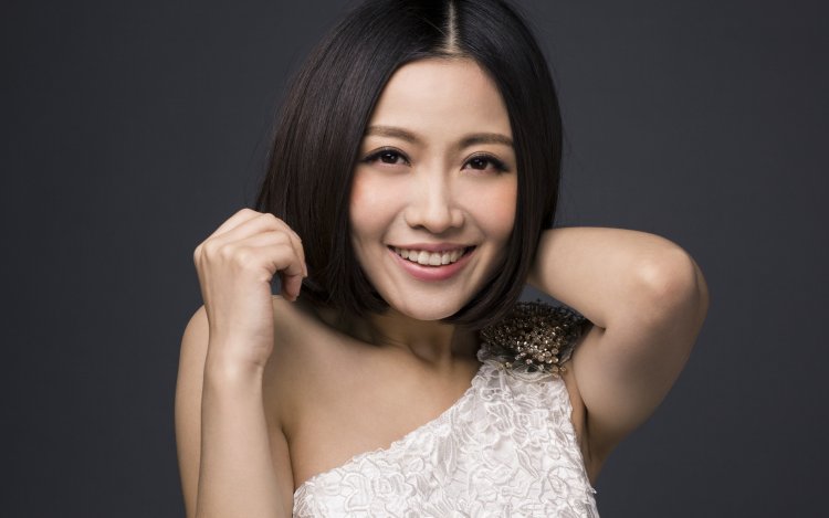 Дзикэ Дзюньи певица