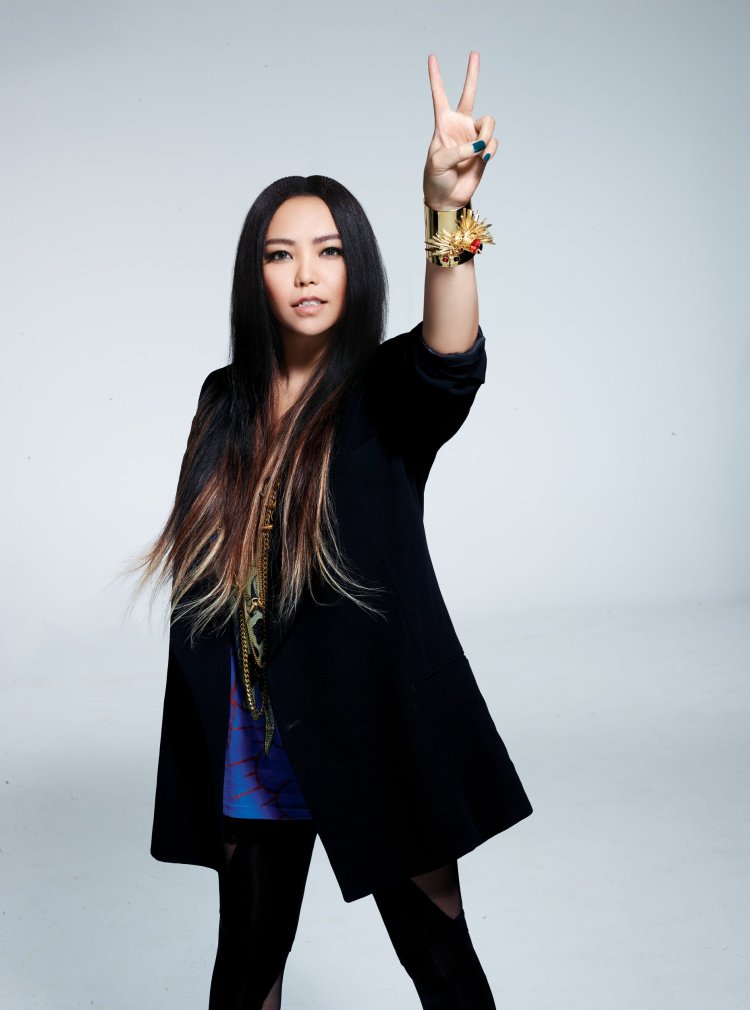 ЦУВИ, тайваньская певица