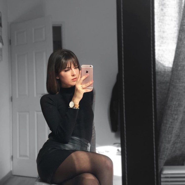 Хлоя де Баррос с челкой