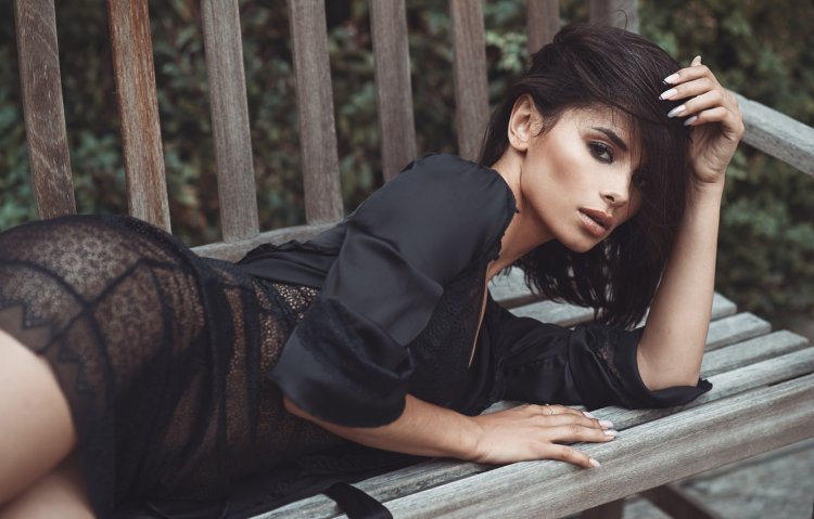 Француженки брюнетки