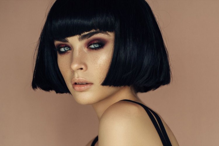 Стрижка каре с челкой