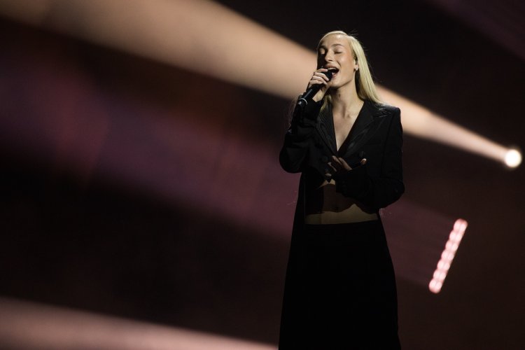 S10 певица Нидерланды