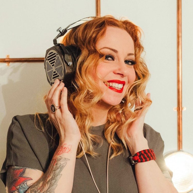 Аннеке Ван Гирсберген Нидерландская певица