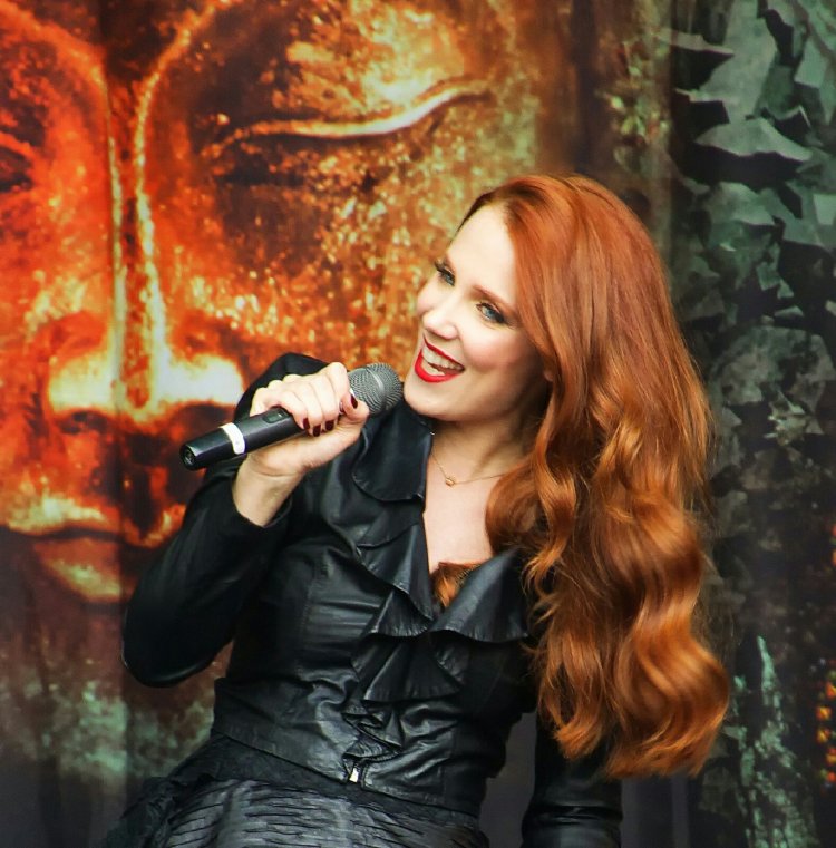 Simone Simons Epica