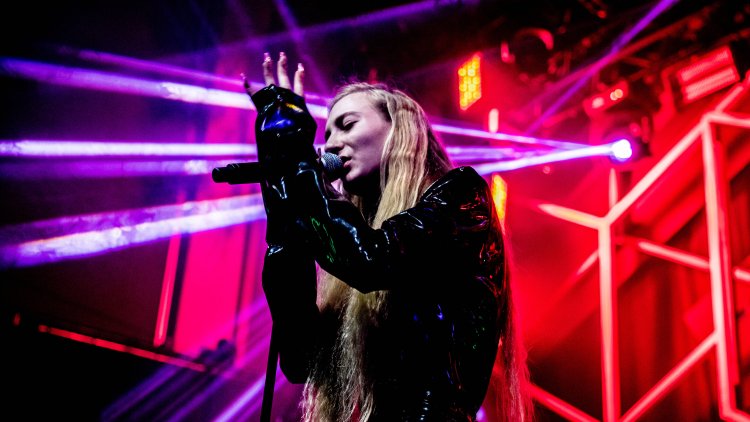 S10 Singer Netherlands