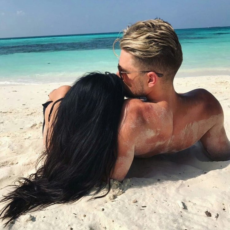 Блондин и брюнетка